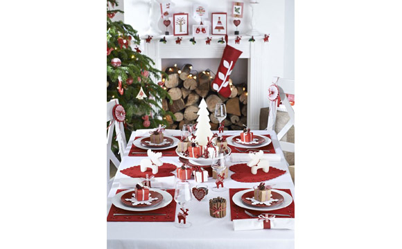 Mesa decorada para o Natal